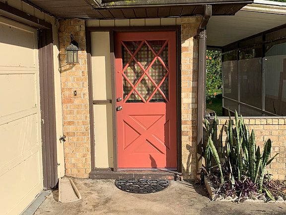 3rd image of 835 Sugar House Dr