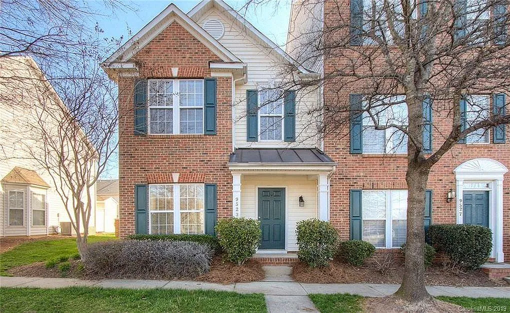 2 bed, 2.5 bath, 1482 sqft, $2,100 — Photo 1