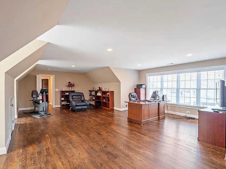 8100 Longtree Rd — Photo 37