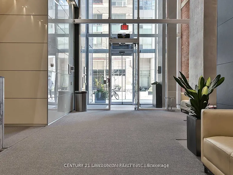 15 Grenville St #3102 — Photo 4