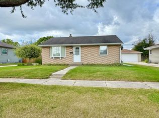 2847 S 102nd St, West Allis, WI 53227