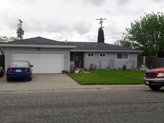 2nd image of 2217 Foust St