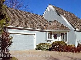 330 SW Raintree Dr, Lees Summit, MO 64082