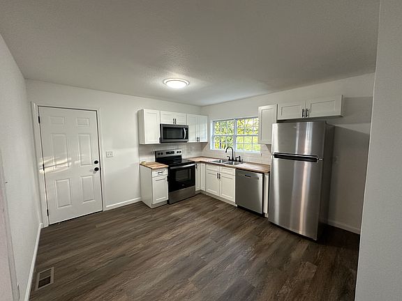 3rd image of 1625 Lombard Pl