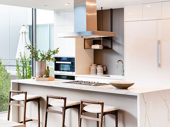 2nd image of 8600 Wilshire Blvd #Penthouse 20