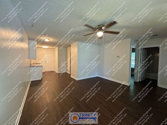 3rd image of 950 Wildwood Ln