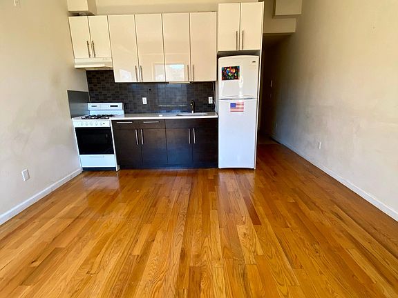 4th image of 3051 Brighton 3rd St #501