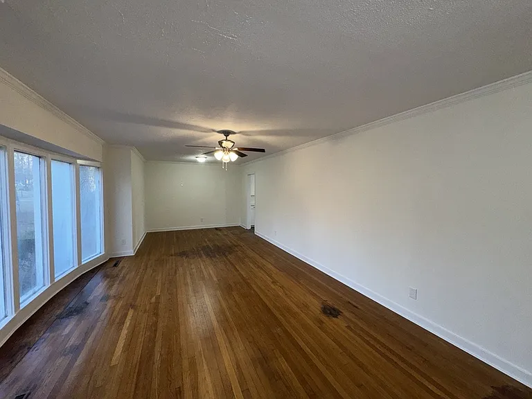 3147 Shirley Dr — Photo 3