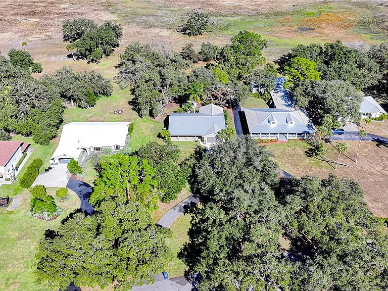 1250 Riverbend Dr — Photo 27
