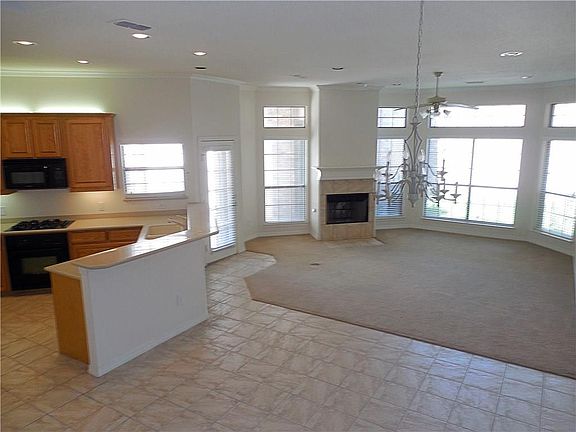 3rd image of 519 Rebecca Dr