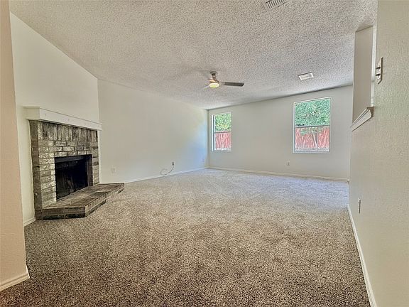 5th image of 2153 Shawnee Trl