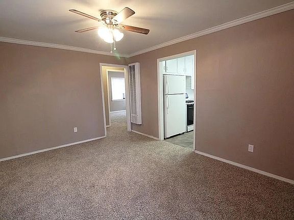 2nd image of 1825 Elm Dr