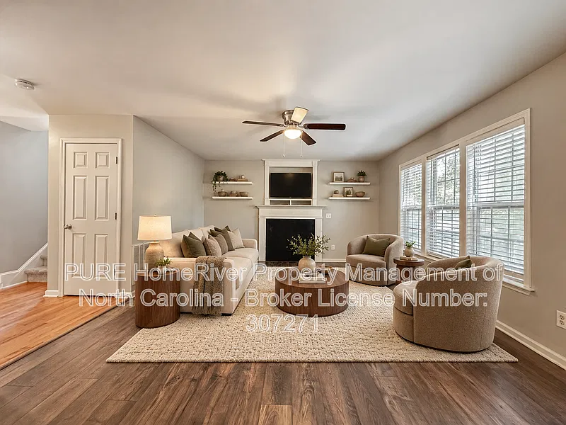 4 bed, 2.5 bath, 1984 sqft, $2,095 — Photo 2