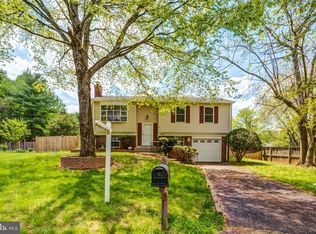 5489 Rector Dr, Woodbridge, VA 22193