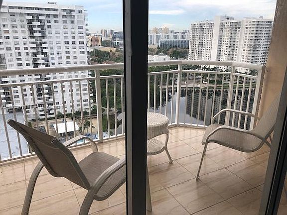 4th image of 18071 Biscayne Blvd APT 1802