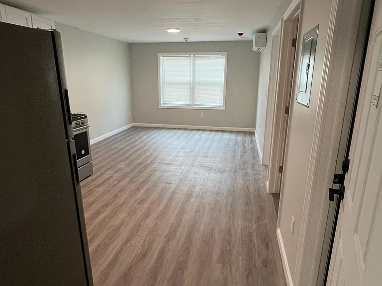 837 Broad St #2D — Photo 2