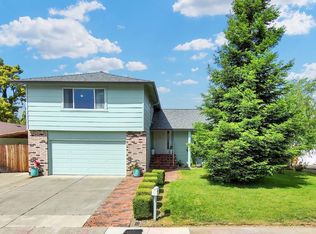330 Woodside Cir, Vacaville, CA