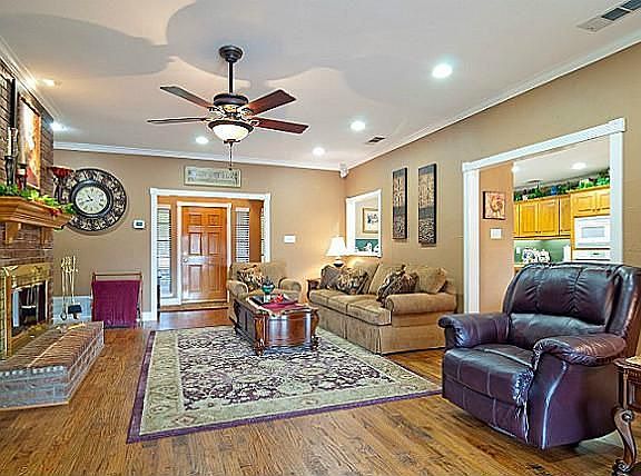 5th image of 820 Smith Ln