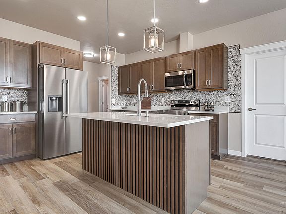 5th image of 603 Manning Cir