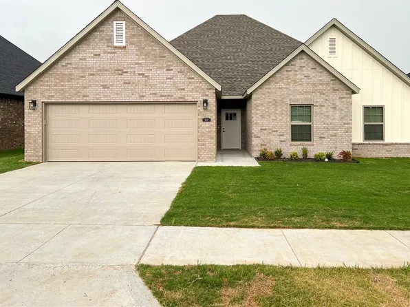 431 S Benchmark Ln, Fayetteville, AR 72704