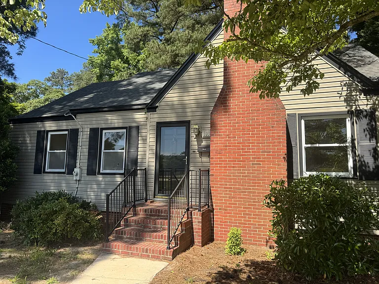1014 Evergreen Ave — Photo 2