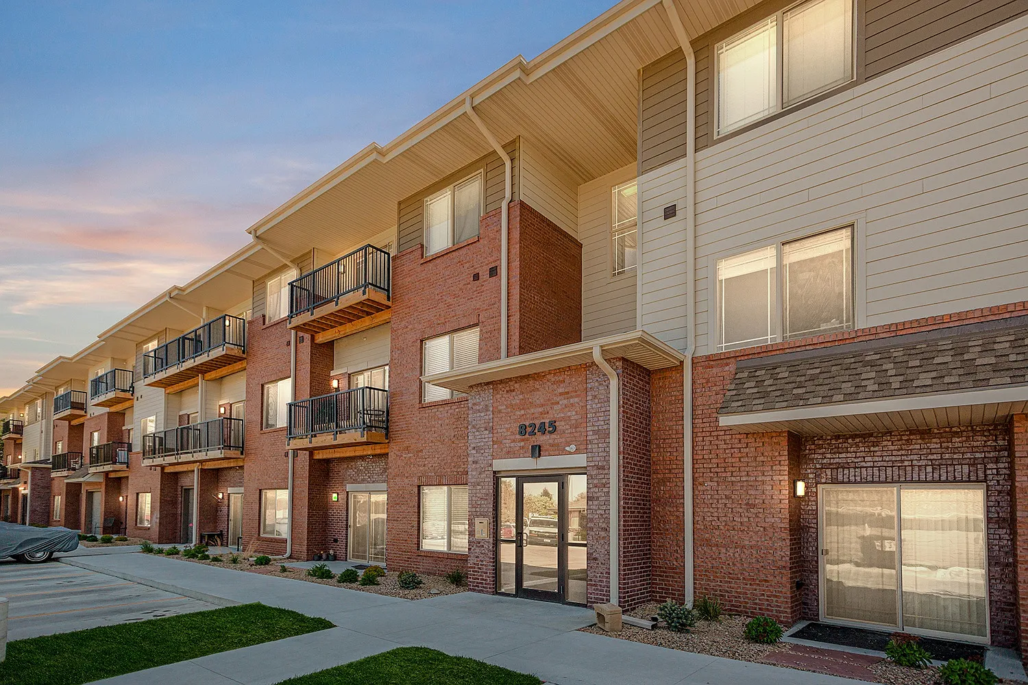 Timberline Apartments — Photo 1