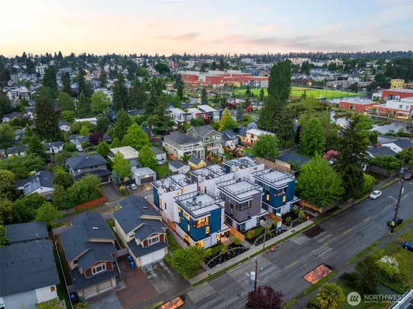 8825 C Wallingford Avenue N, Seattle, WA 98103