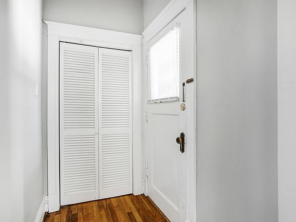 3rd image of 710 Westgate Ave #1