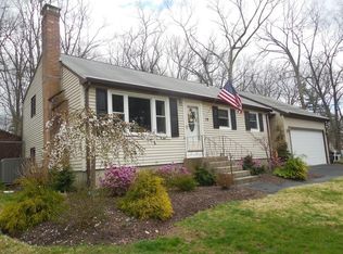 19 Rolling Ridge Rd, Franklin, MA 02038