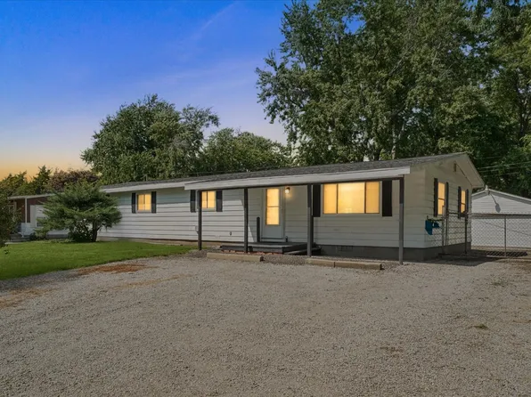 702 W Park St, Thomasboro, IL 61878