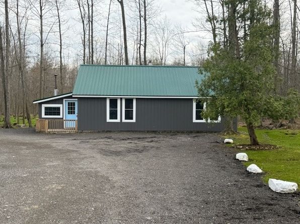 3037 Philadelphia Rd, Springboro, PA 16435