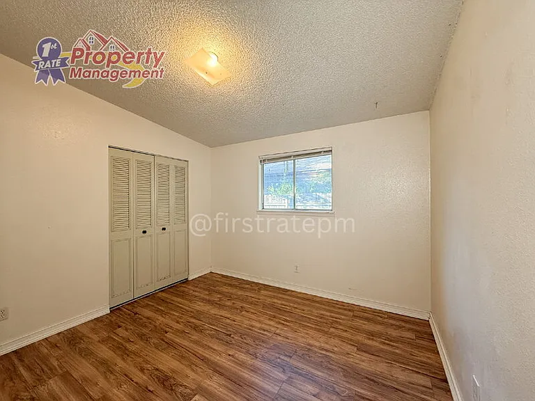 210 S Homedale Ave — Photo 21