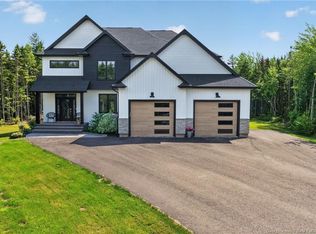 71 Isabelle Ave, Moncton, NB E1G5W2