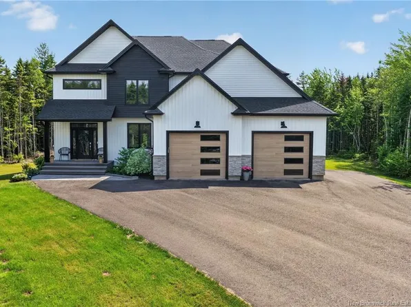 71 Isabelle Ave, Moncton, NB E1G 5W2