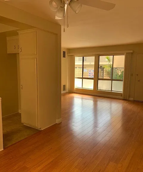 615 E Providencia Ave #C — Photo 8