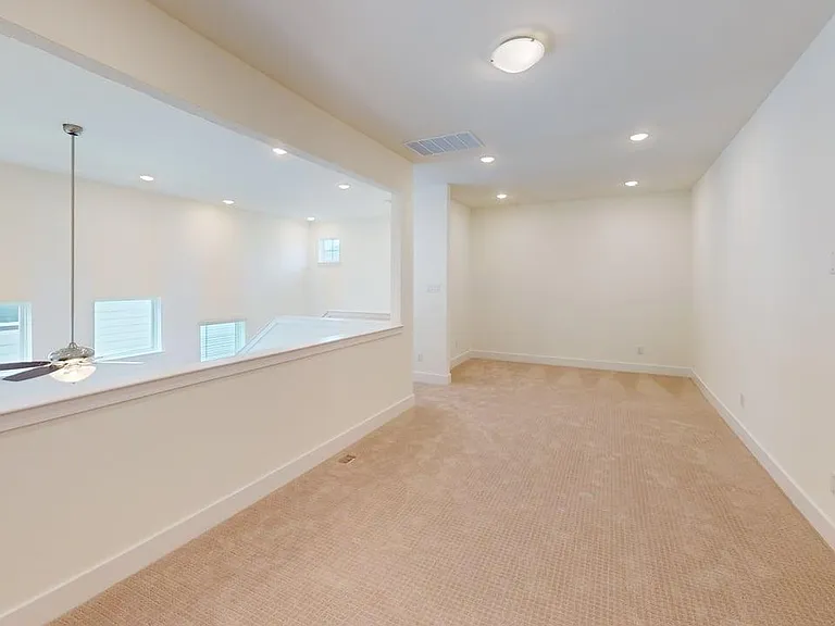 7033 Lathrop Ln — Photo 6