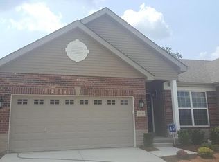 16150 Amber Vista Dr, Ellisville, MO 63021