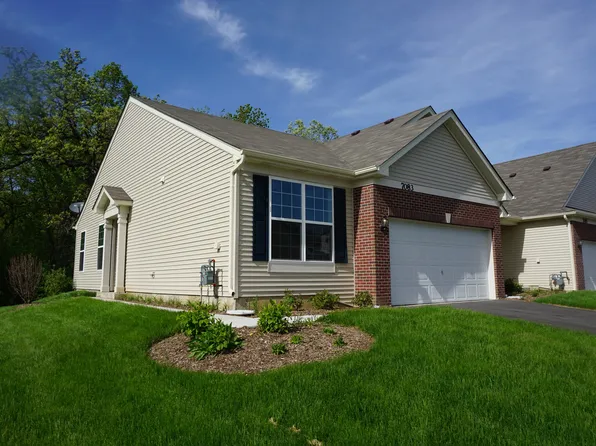 7083 Hidden Green Cir, Fox Lake, IL 60020
