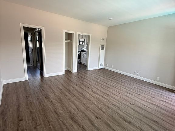 3rd image of 6423 Lexington Ave #61