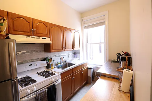 202 Bloomfield St #2 Photo 1