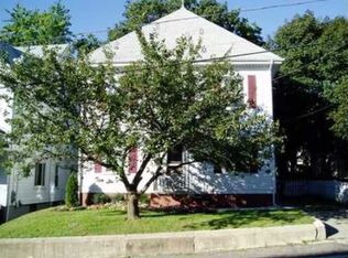 40 8th St, Providence, RI 02906