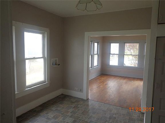 4th image of 1609 Avenue E