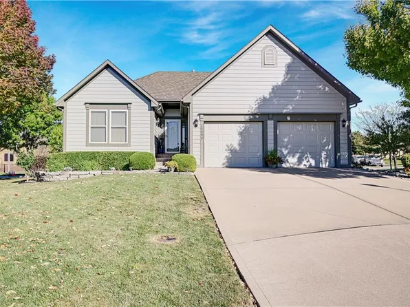15402 S Hillside St, Olathe, KS 66062