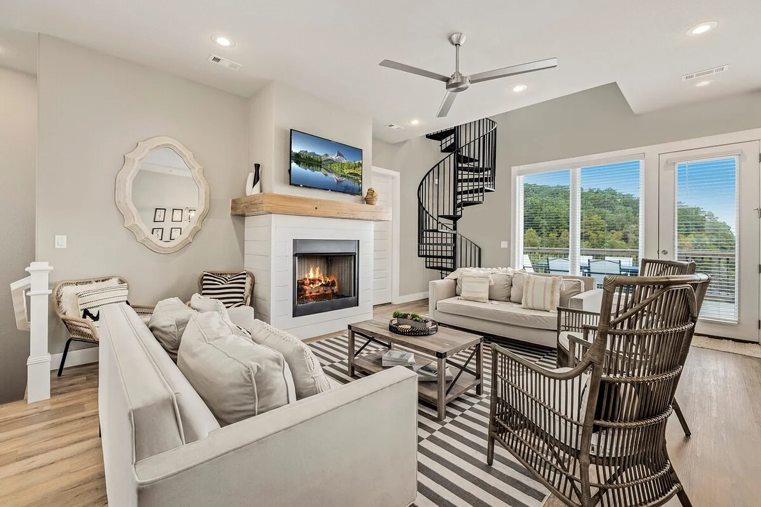4 bed, 3.0 bath, 2744 sqft, $6,767 — Photo 2
