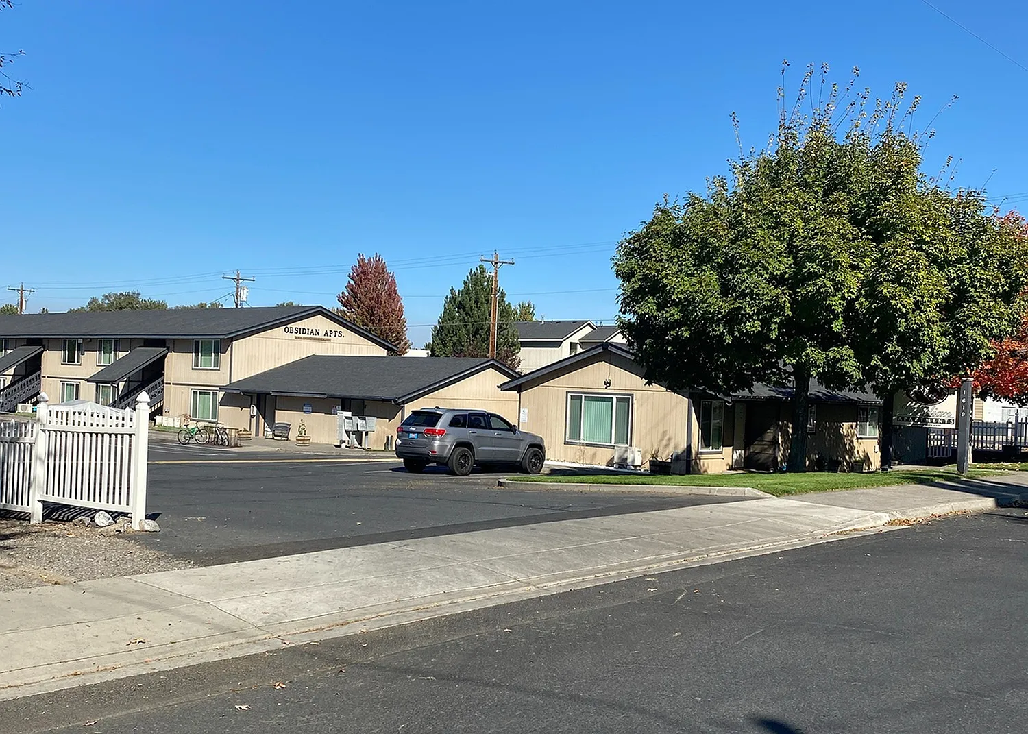Obsidian Apartments — Photo 1