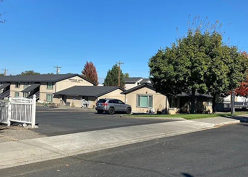 1619 SW Obsidian Ave Photo 1