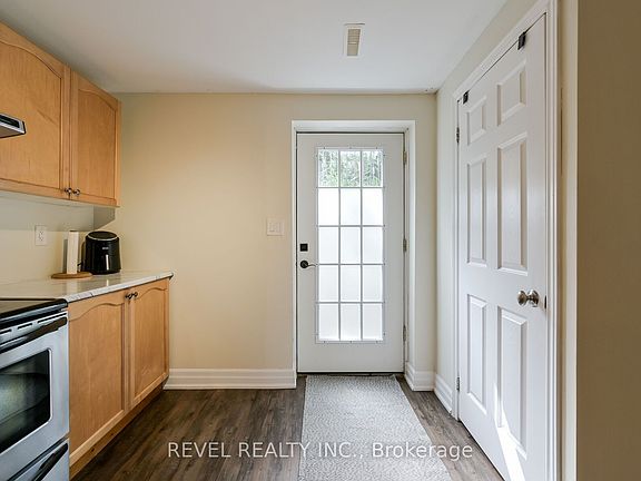 3rd image of 64 Brenda Blvd #Basement