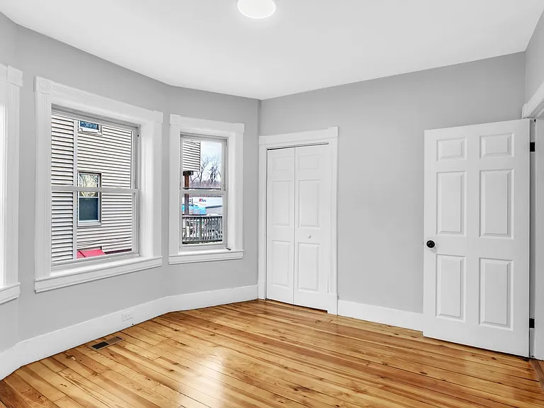 863 Chicopee St #1L — Photo 8