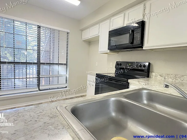 9601 Forest Ln #323 — Photo 9