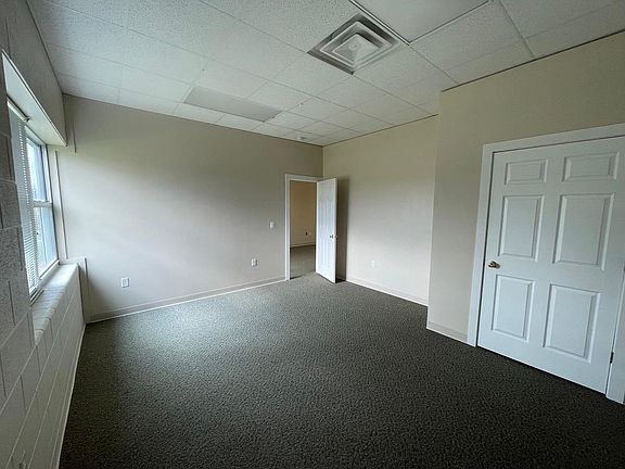 4th image of 186 1st St #107